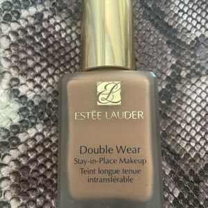 Estée Lauder Double Wear Foundation